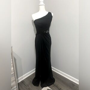 New! Formal or bridesmaids dress. Only worn once. Perfect condition